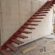 escalera volada falcada en pared