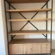 Estantería con estructura de hierro y maderas de 40mm